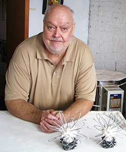Portrait image of artist Jerry L. Bennett
